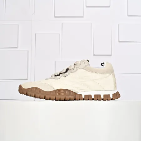 ミュウミュウ スニーカー