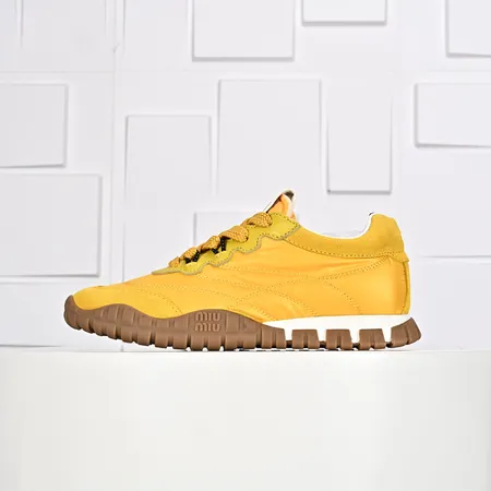 ミュウミュウ スニーカー