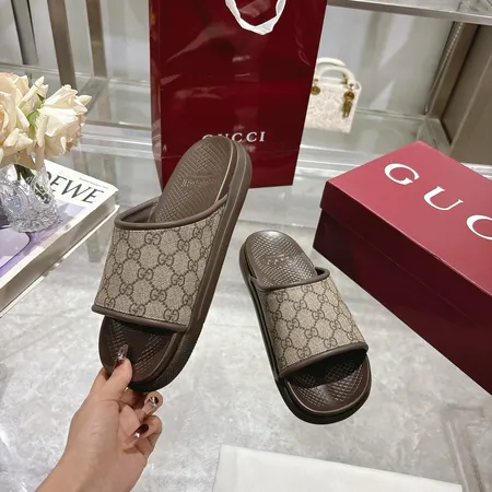 グッチ スリッパ