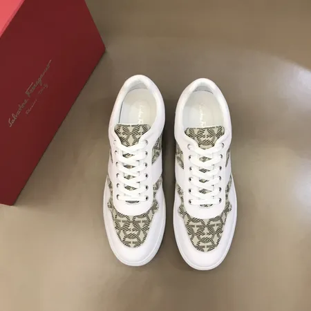 フェラガモ スニーカー