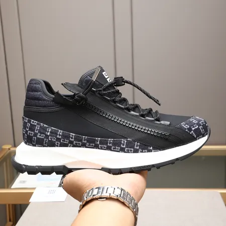 ジバンシィ スニーカー