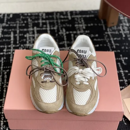 ミュウミュウ スニーカー