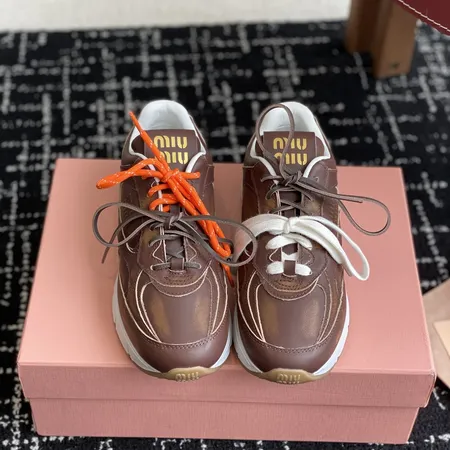 ミュウミュウ スニーカー