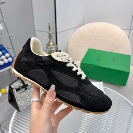 ボッテガ ヴェネタ カジュアルシューズ