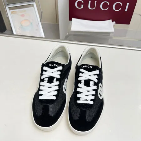 グッチ カジュアルシューズ