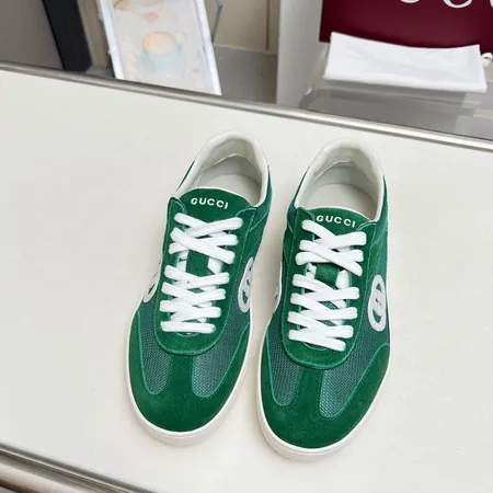 グッチ カジュアルシューズ