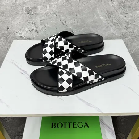 ボッテガ ヴェネタ スリッパ