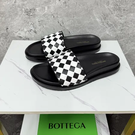 ボッテガ ヴェネタ スリッパ