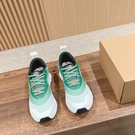 ロエベ スニーカー