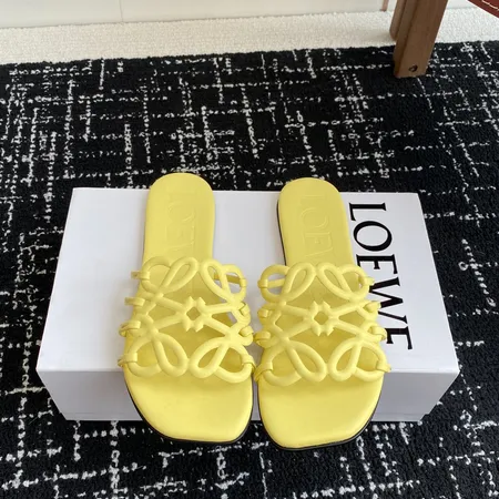 ロエベ スリッパ