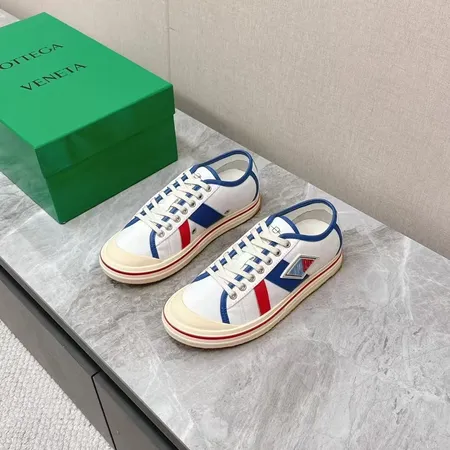 ボッテガ ヴェネタ カジュアルシューズ