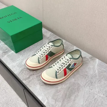 ボッテガ ヴェネタ カジュアルシューズ