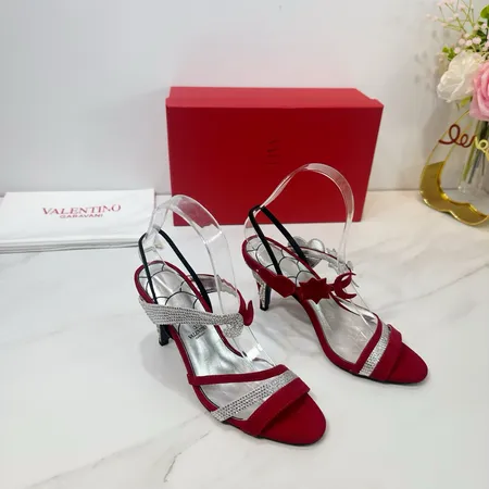 ヴァレンティノ サンダル