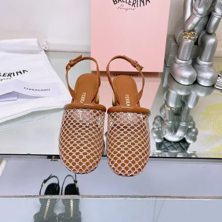 フェラガモ サンダル