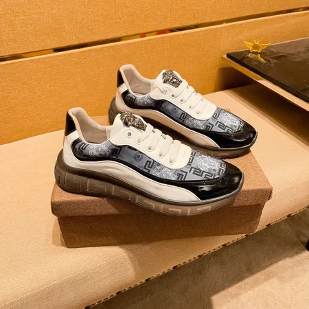 ヴェルサーチ スニーカー