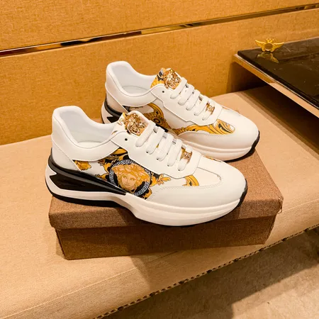 ヴェルサーチ スニーカー