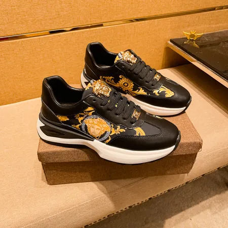 ヴェルサーチ スニーカー