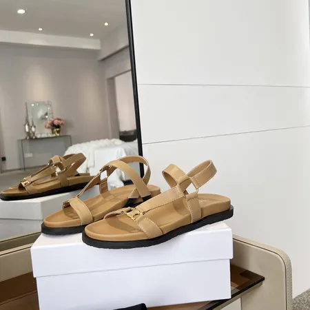 セリーヌ サンダル