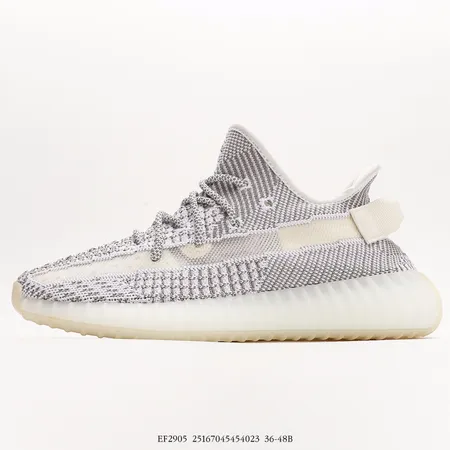 アディダス スニーカー