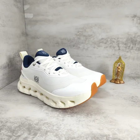 ロエベ スニーカー