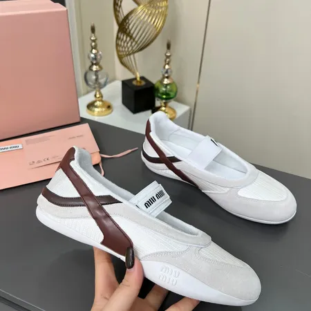 ミュウミュウ カジュアルシューズ