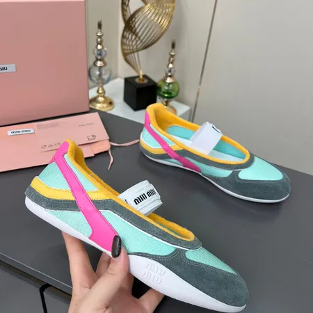 ミュウミュウ カジュアルシューズ