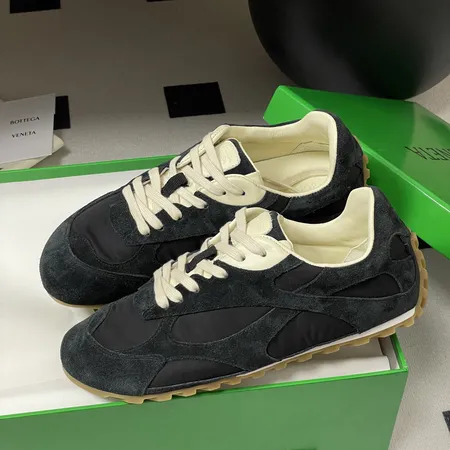 ボッテガ ヴェネタ カジュアルシューズ