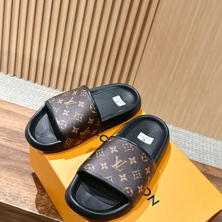 ルイヴィトン スリッパ