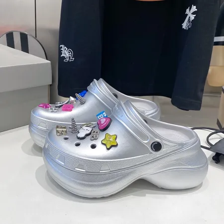 バレンシアガ スリッパ