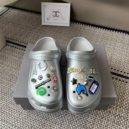 バレンシアガ スリッパ