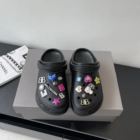 バレンシアガ スリッパ