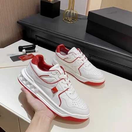 ヴァレンティノ カジュアルシューズ