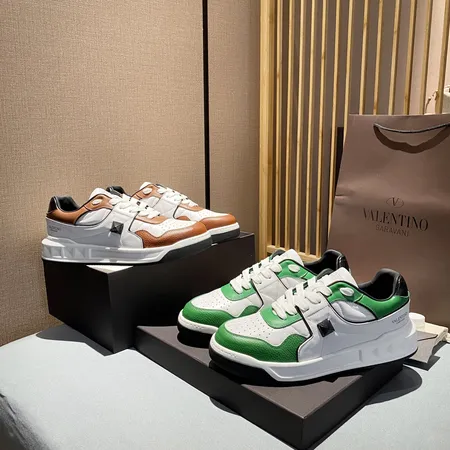 ヴァレンティノ カジュアルシューズ