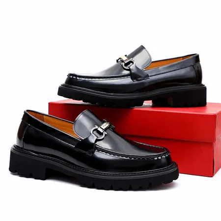 フェラガモ カジュアルシューズ