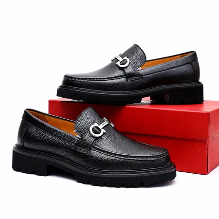 フェラガモ カジュアルシューズ