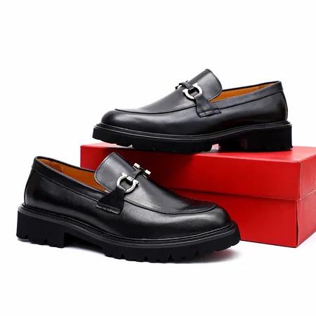 フェラガモ カジュアルシューズ