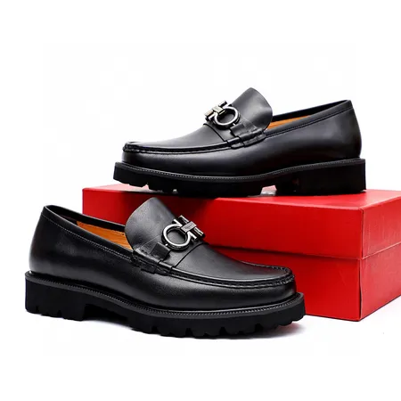 フェラガモ カジュアルシューズ