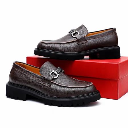 フェラガモ カジュアルシューズ