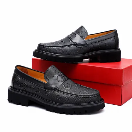 フェラガモ カジュアルシューズ