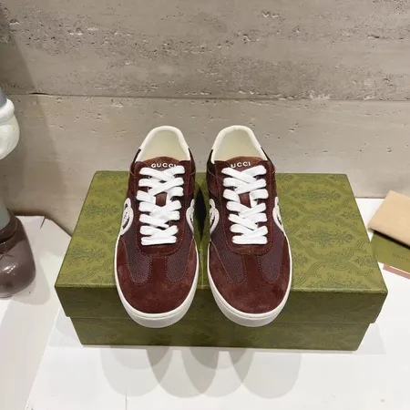 グッチ カジュアルシューズ