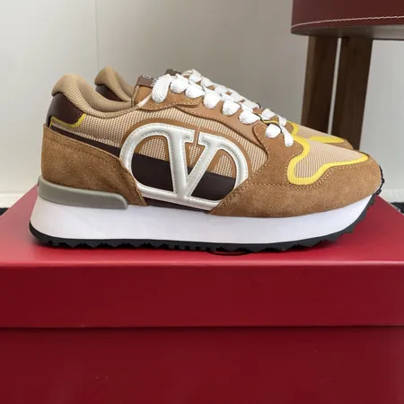 ヴァレンティノ スニーカー