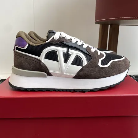 ヴァレンティノ スニーカー