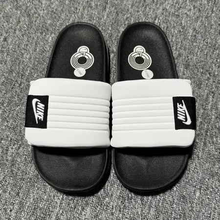 ナイキ スリッパ