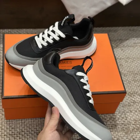 エルメス スニーカー