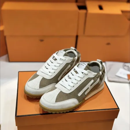 エルメス スニーカー