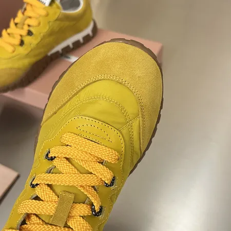 ミュウミュウ スニーカー