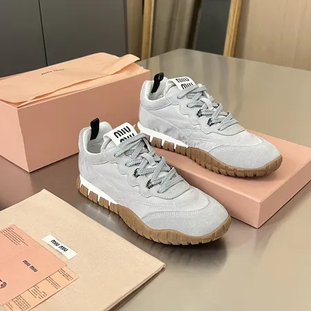 ミュウミュウ スニーカー