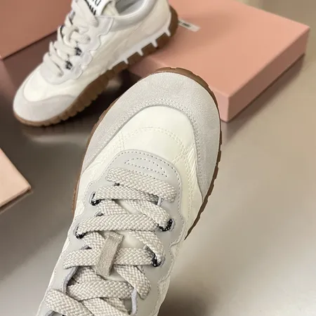 ミュウミュウ スニーカー