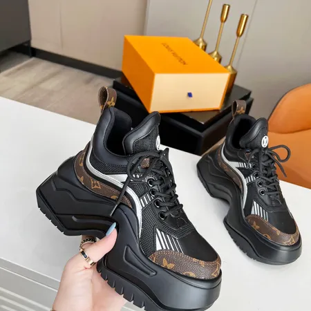 ルイヴィトン スニーカー