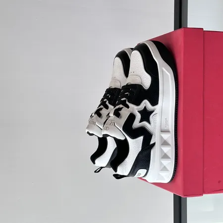 ヴァレンティノ カジュアルシューズ